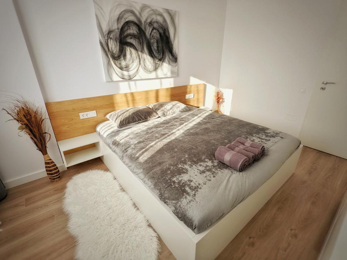 Cluj Airport Apartment Buitenkant foto