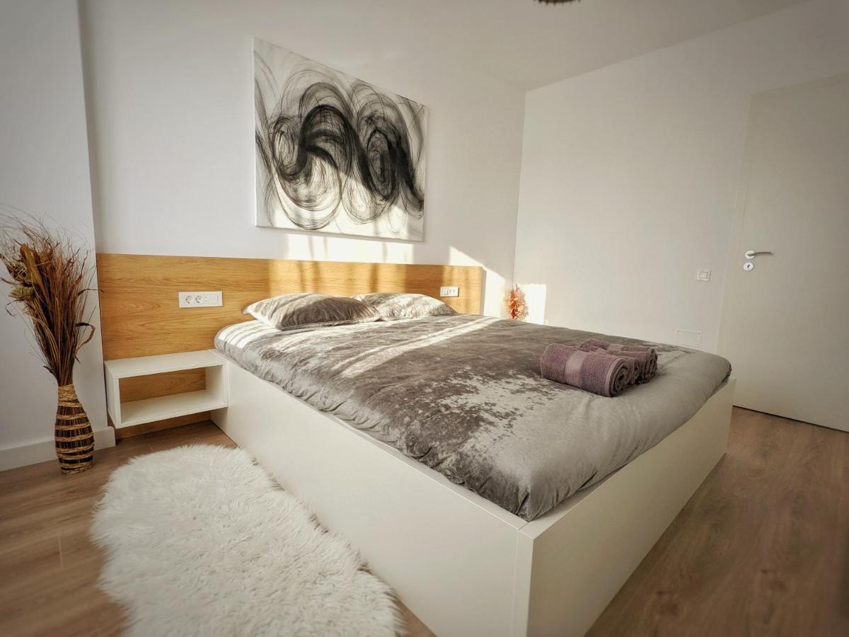Cluj Airport Apartment Buitenkant foto